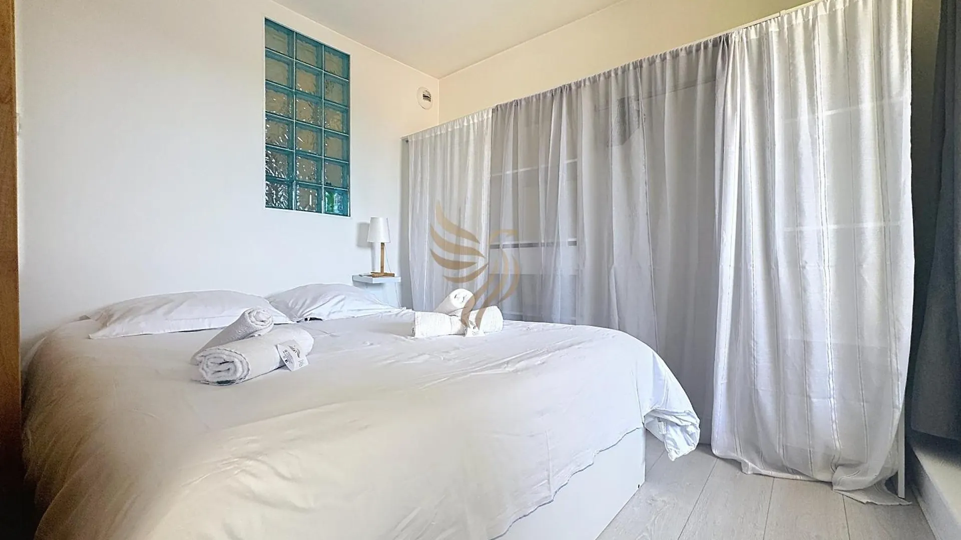 Apartment Studio Cosy Parc-Clim-Terrasse Plages Et Ctre-Ville A Quelques Min - Capitalchic Services Frejus France